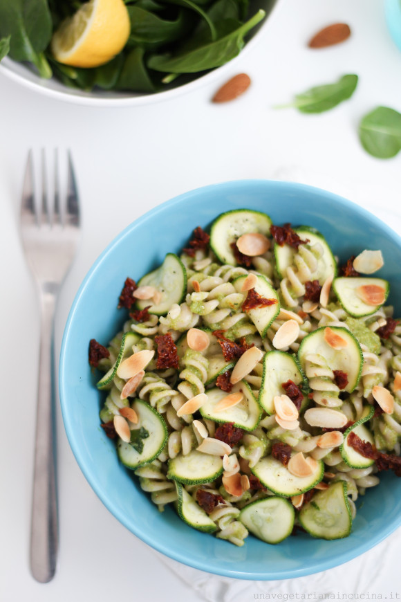 Pasta-pesto-zucchine-avocado-0972