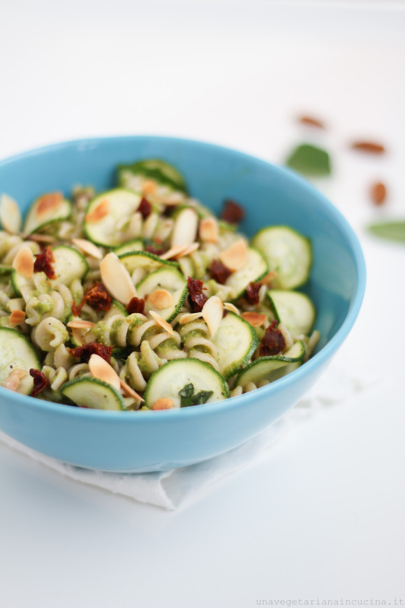 Pasta-pesto-zucchine-avocado-1051